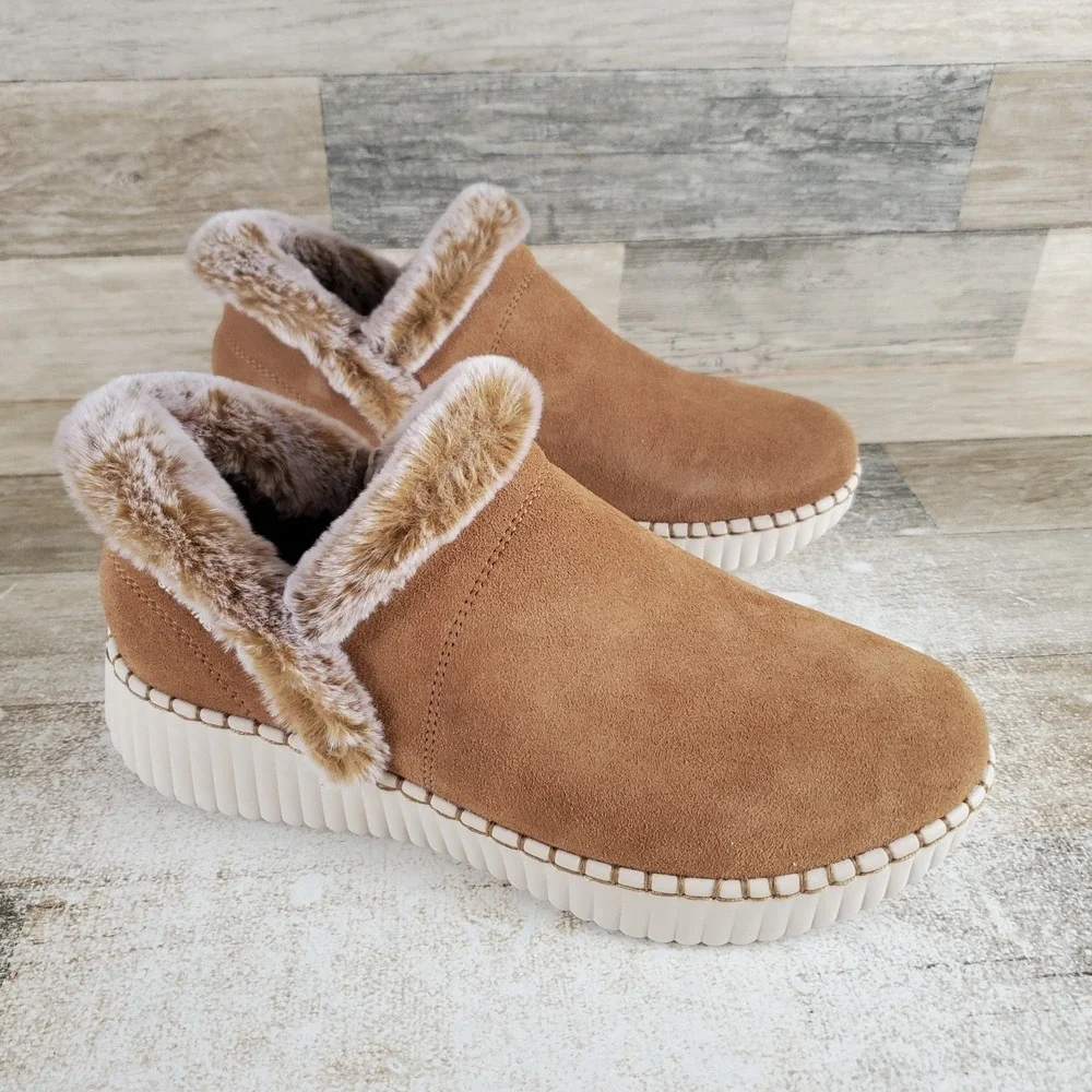 SKECHERS Wilshire Blvd-Fallin for You Womens Boots Sz 10 Chestnut Suede Slip On